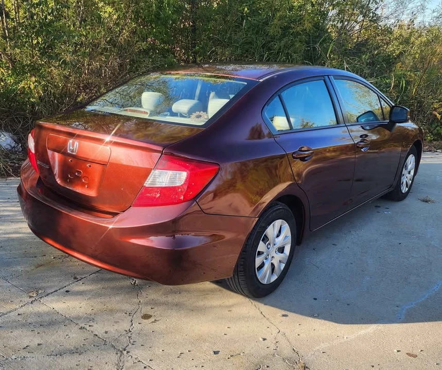 2012 Honda Civic 9th Gen - Image 3 of 7