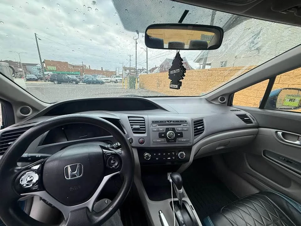 2012 Honda Civic 9th Gen - Image 2 of 8