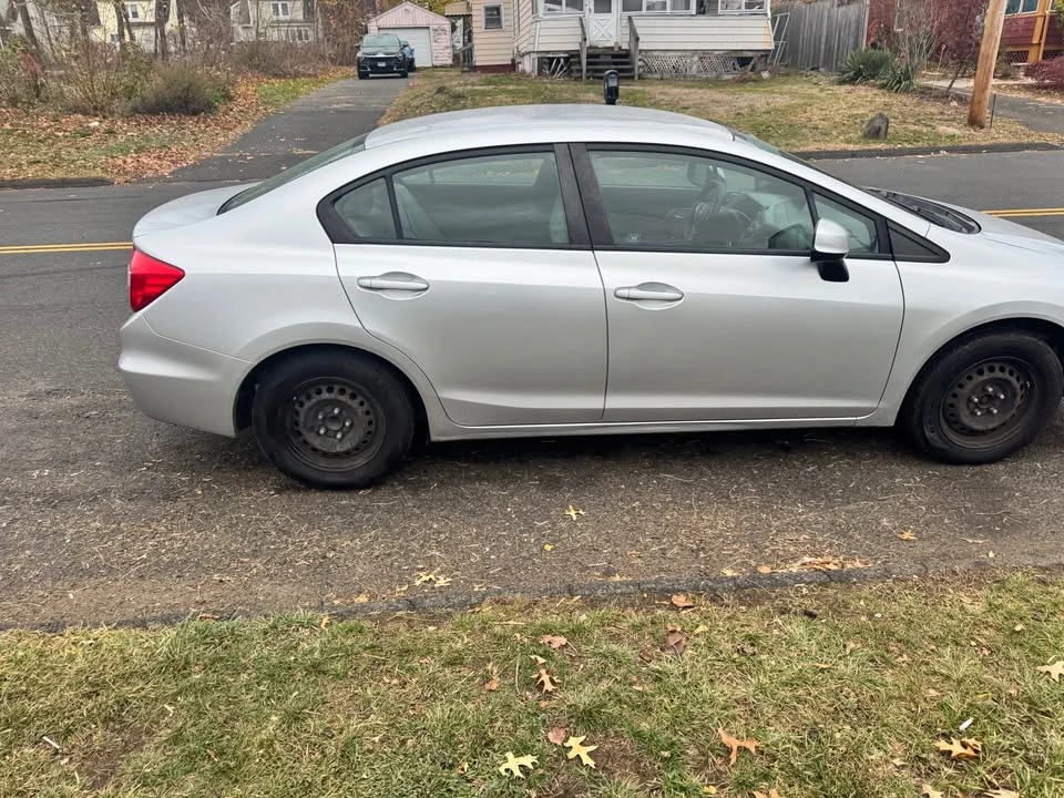 2012 Honda Civic 9th Gen - Image 2 of 5