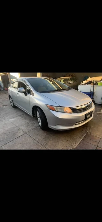 2012 Honda Civic 9th Gen - Image 2 of 5