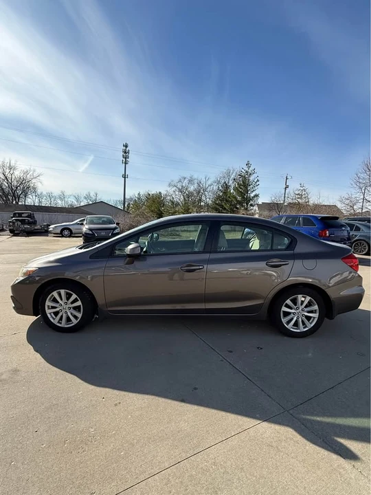 2012 Honda Civic 9th Gen - Image 2 of 12