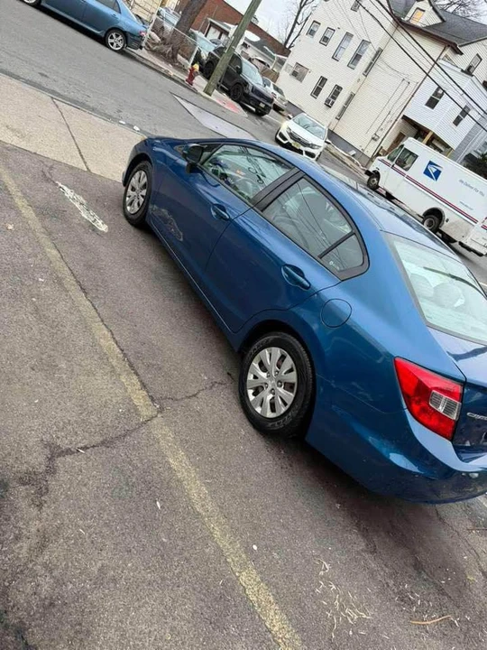 2012 Honda Civic 9th Gen - Image 3 of 8