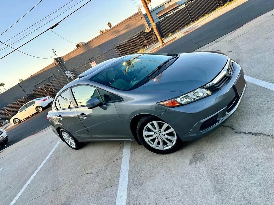 2012 Honda Civic 9th Gen - Image 2 of 8