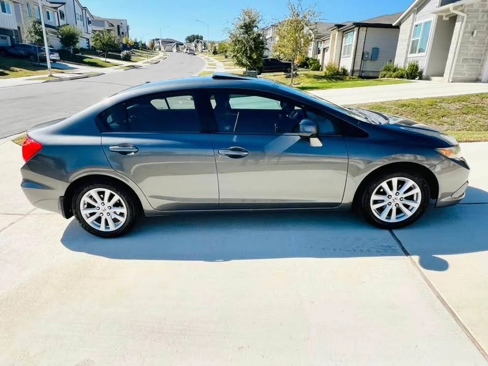 2012 Honda Civic 9th Gen - Image 5 of 16