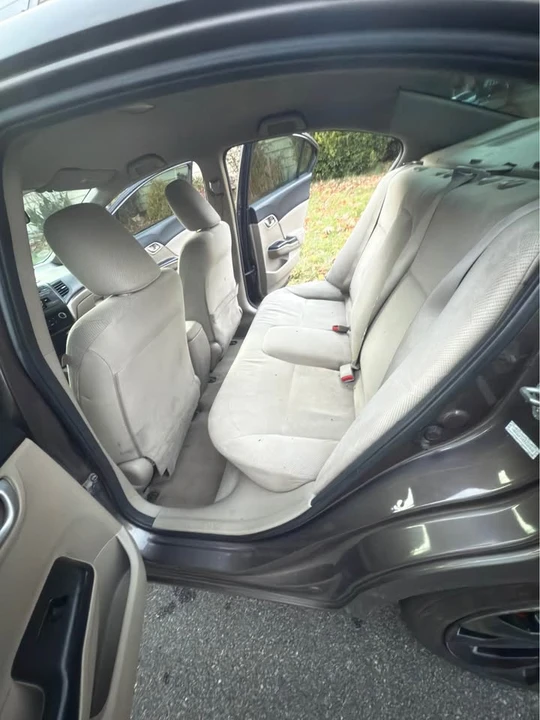 2012 Honda Civic 9th Gen - Image 9 of 12