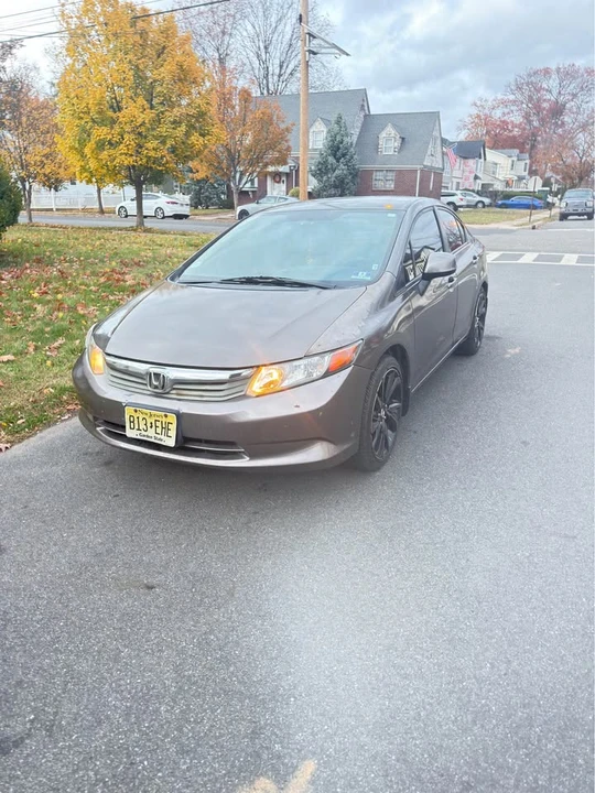 2012 Honda Civic 9th Gen - Image 2 of 12