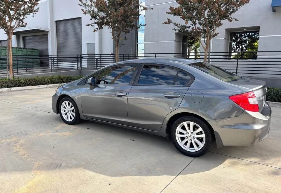 2012 Honda Civic 9th Gen - Image 4 of 12