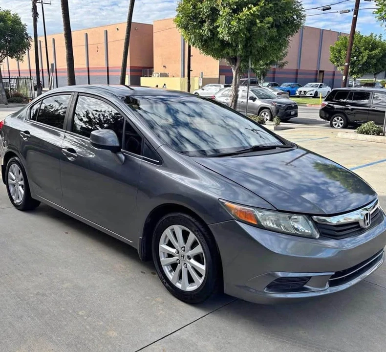 2012 Honda Civic 9th Gen - Image 2 of 12