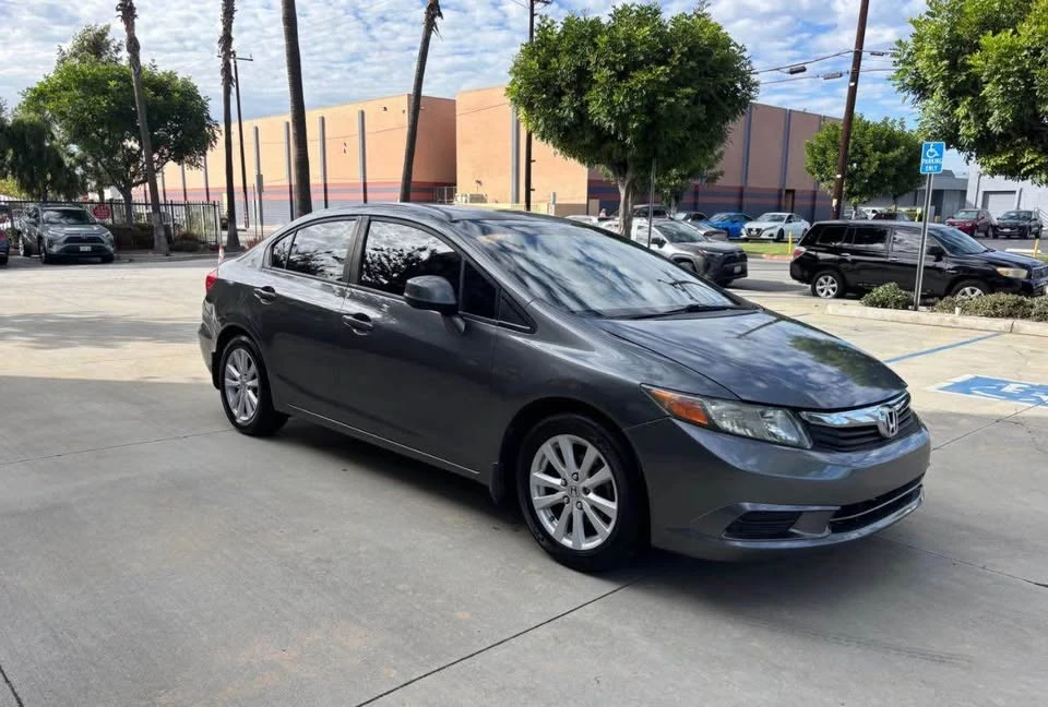 2012 Honda Civic 9th Gen - Image 5 of 12