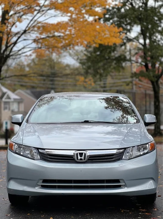 2012 Honda Civic 9th Gen - Image 3 of 11