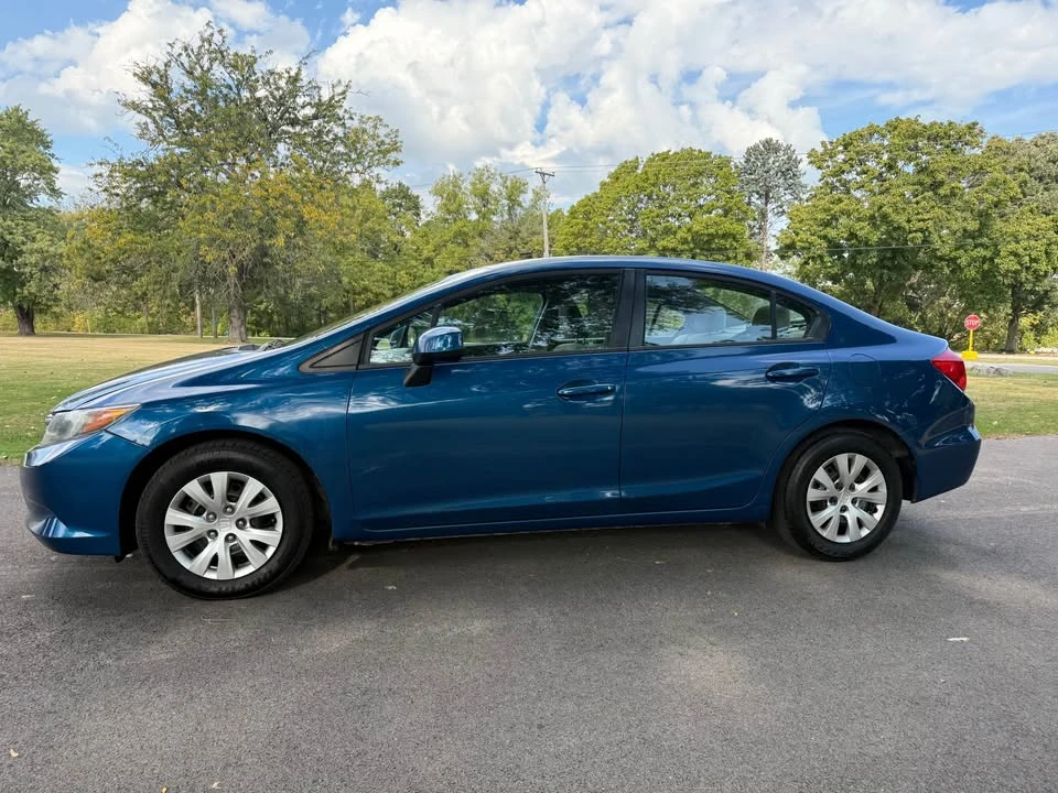 2012 Honda Civic 9th Gen - Image 3 of 12