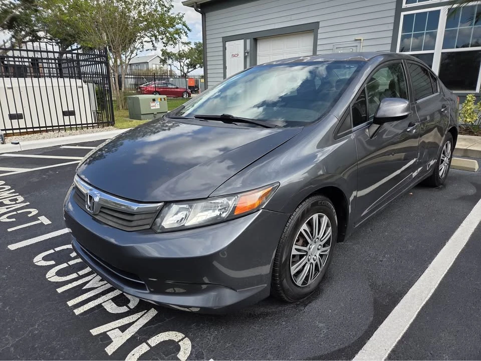 2012 Honda Civic 9th Gen - Image 3 of 8
