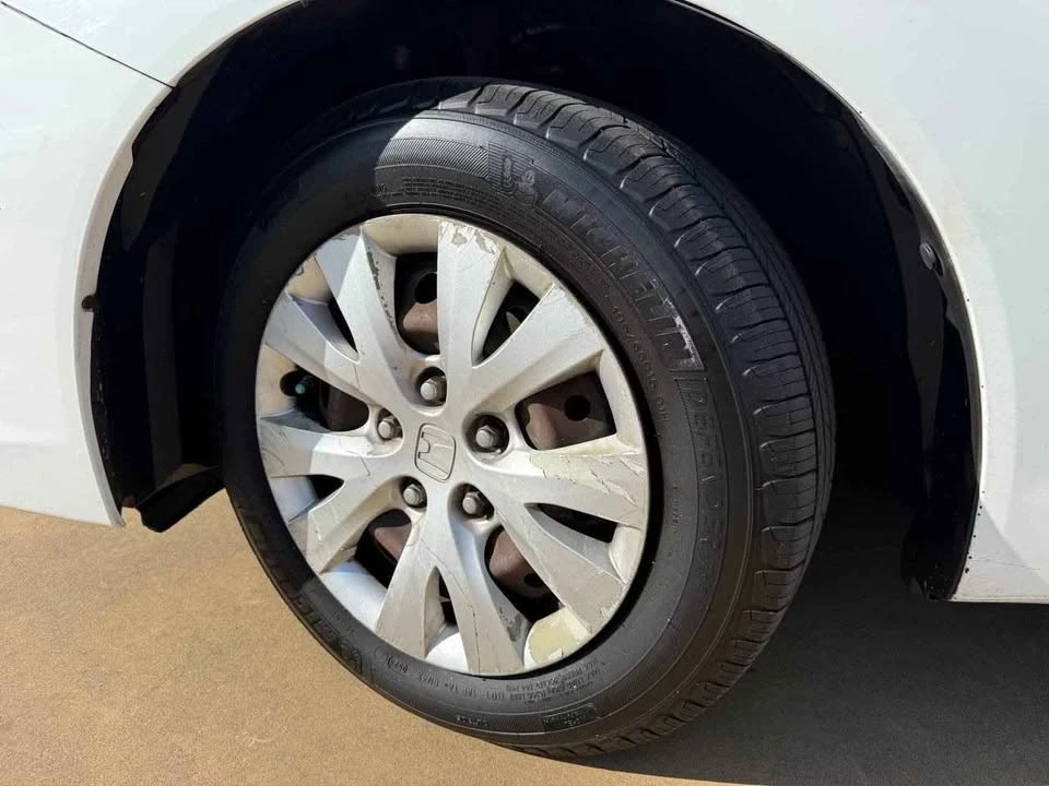 2012 Honda Civic 9th Gen - Image 10 of 20