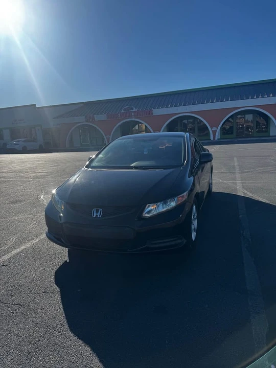 2012 Honda Civic 9th Gen - Image 2 of 9