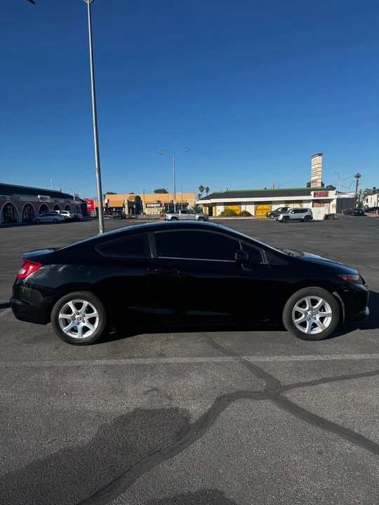 2012 Honda Civic 9th Gen - Image 3 of 9