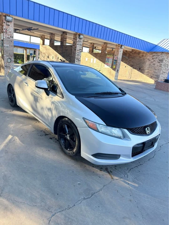 2012 Honda Civic 9th Gen - Image 2 of 11