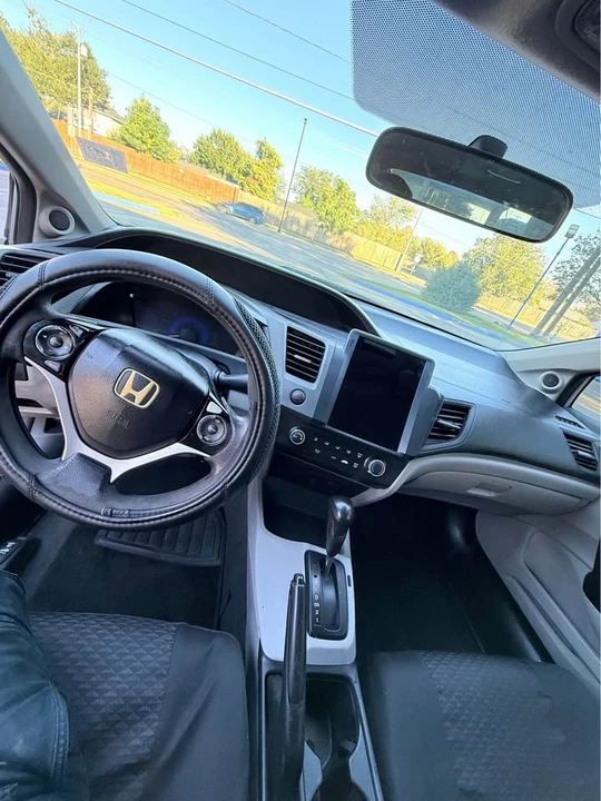 2012 Honda Civic 9th Gen - Image 9 of 11