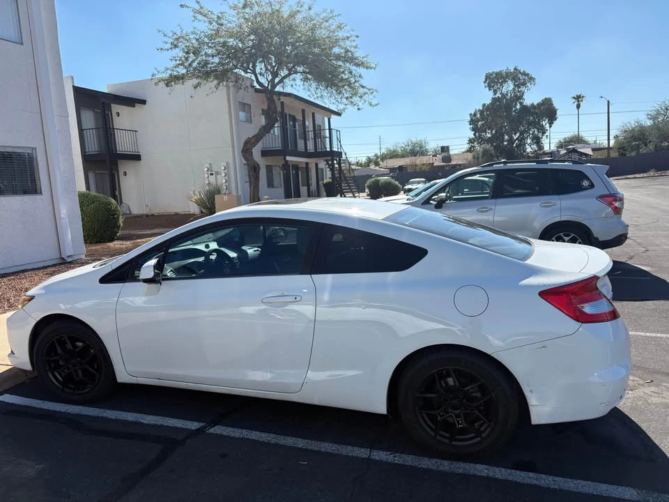 2012 Honda Civic 9th Gen - Image 2 of 5