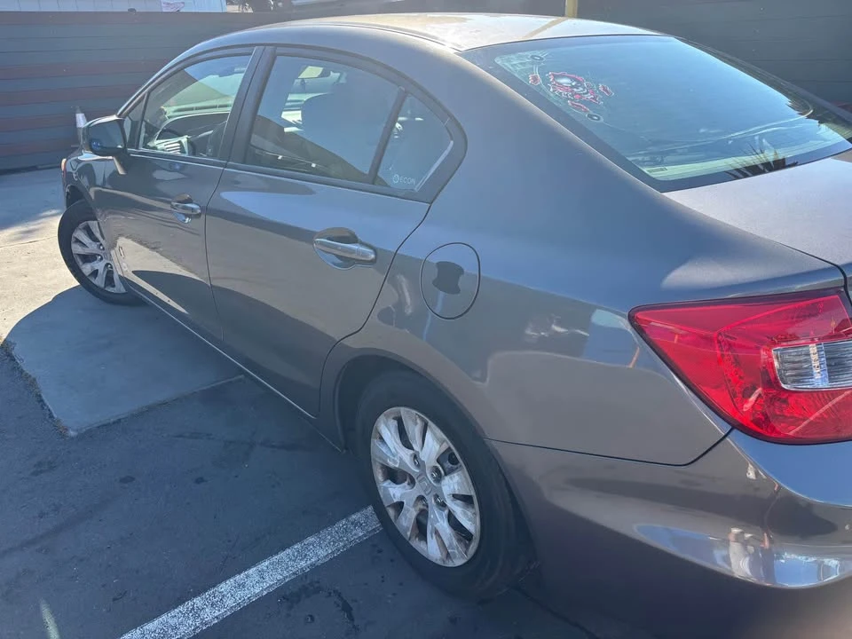 2012 Honda Civic 9th Gen - Image 3 of 11