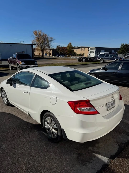 2012 Honda Civic 9th Gen - Image 3 of 5