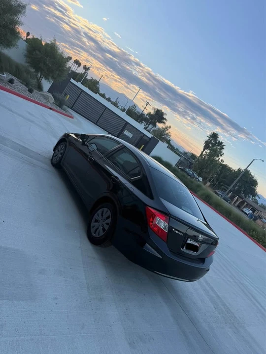 2012 Honda Civic 9th Gen - Image 2 of 9