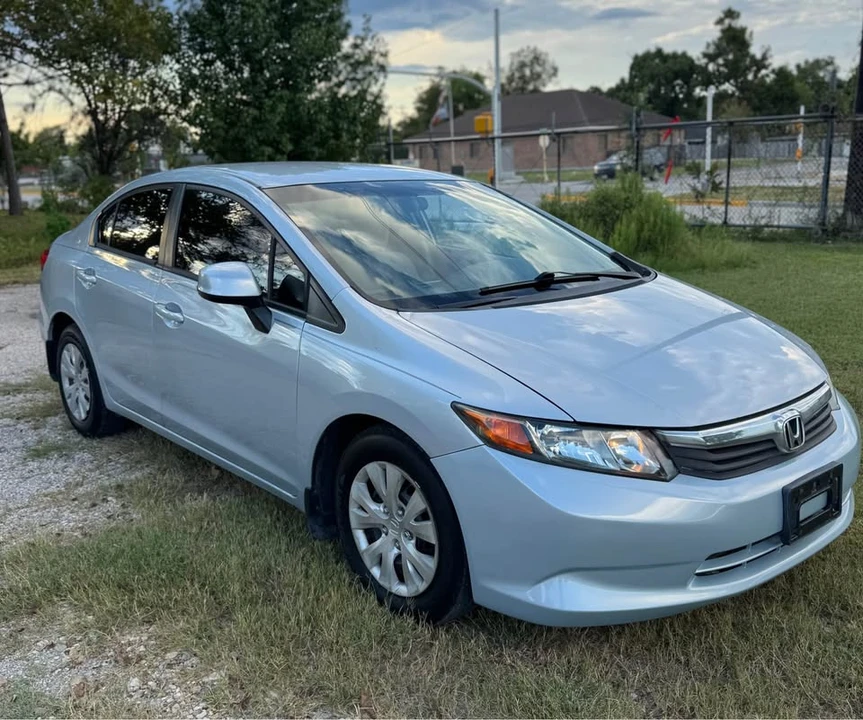 2012 Honda Civic 9th Gen - Image 3 of 11