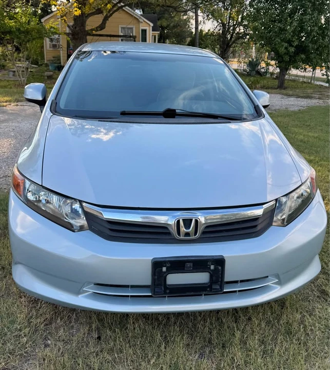 2012 Honda Civic 9th Gen - Image 2 of 11