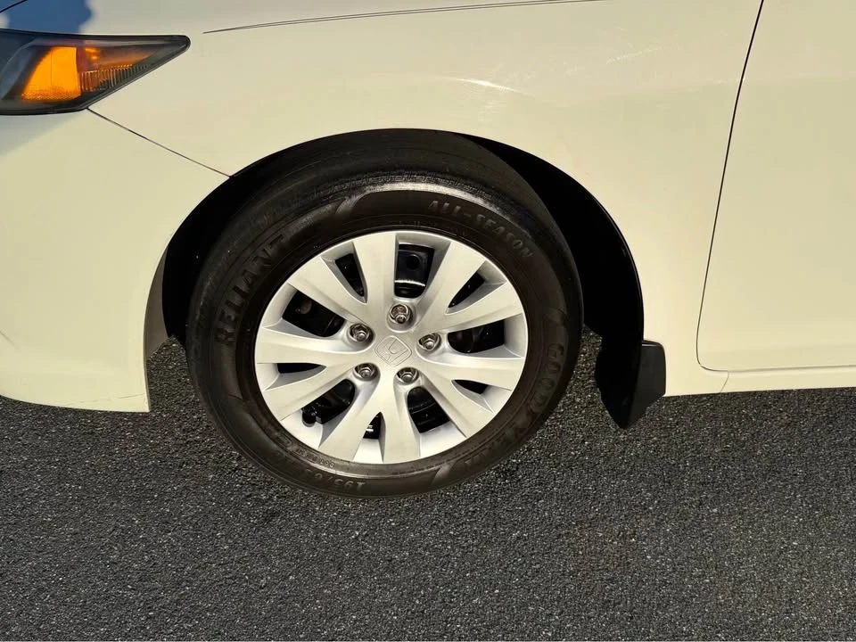 2012 Honda Civic 9th Gen - Image 10 of 20
