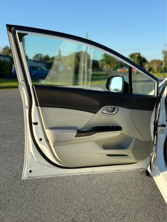 2012 Honda Civic 9th Gen - Image 9 of 20