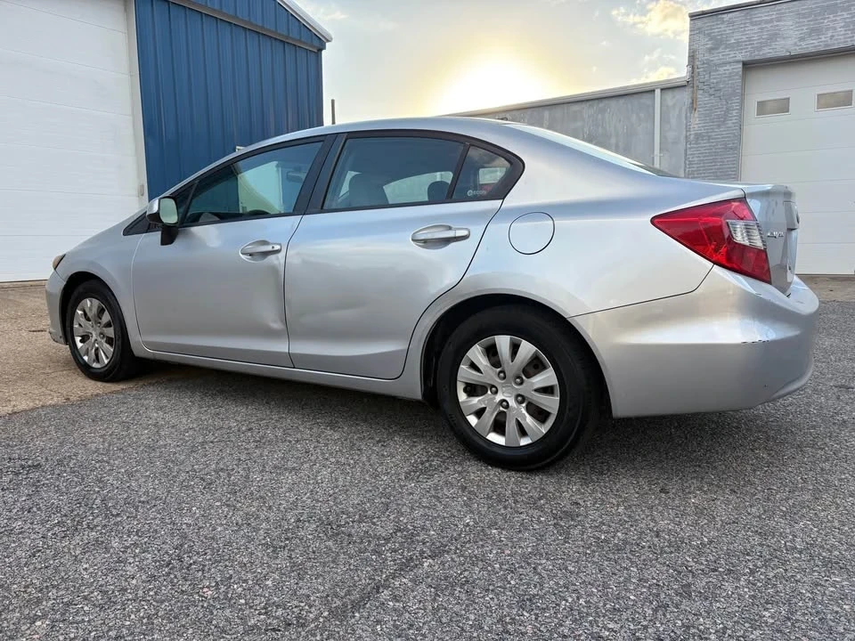 2012 Honda Civic 9th Gen - Image 2 of 6