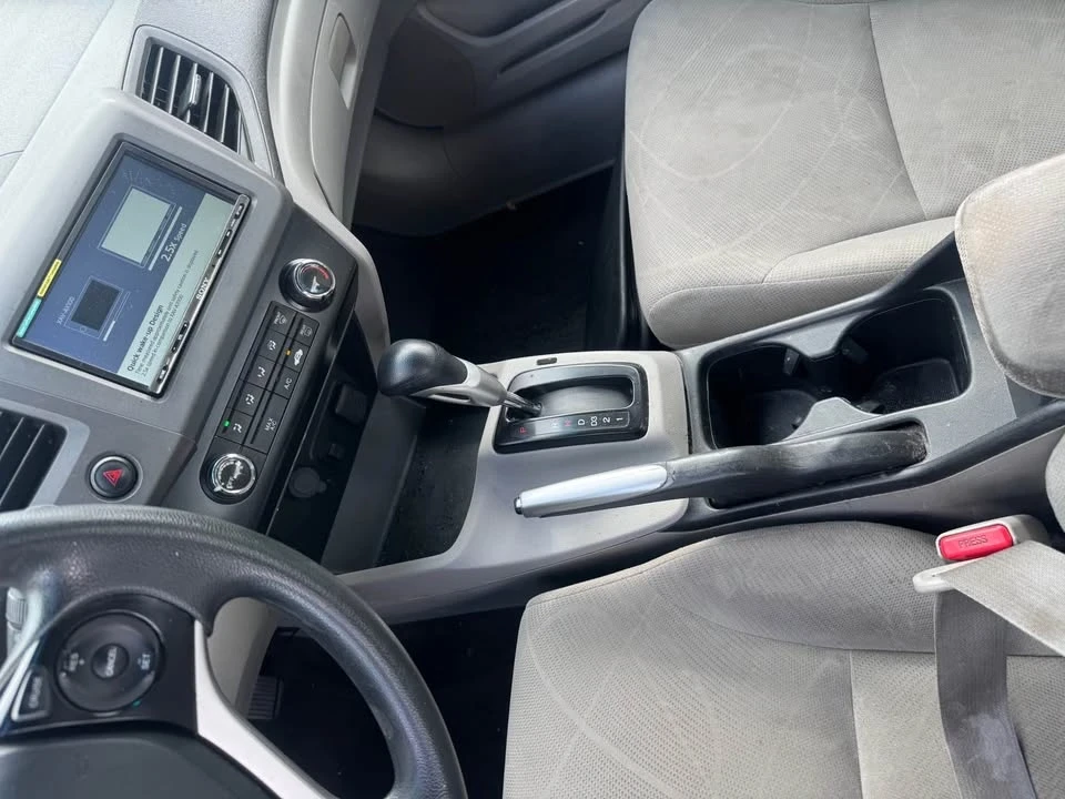 2012 Honda Civic 9th Gen - Image 9 of 15