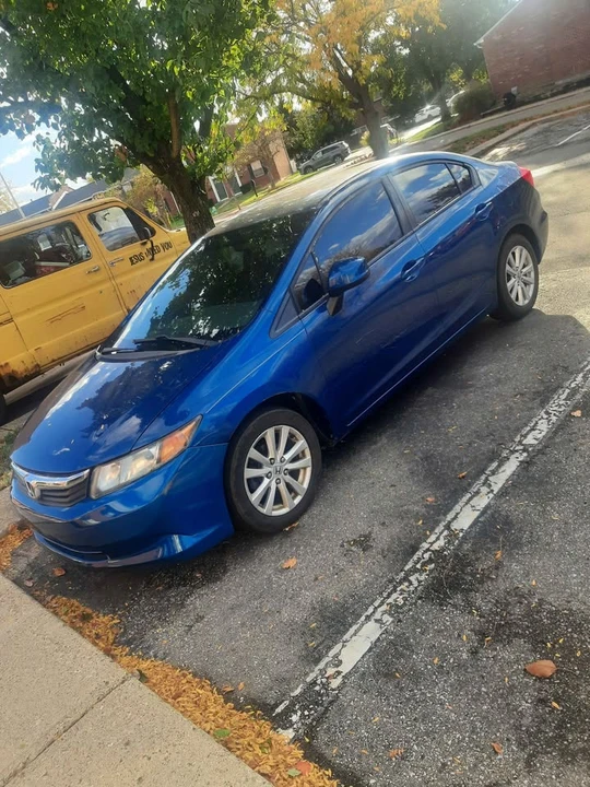 2012 Honda Civic 9th Gen - Image 2 of 12