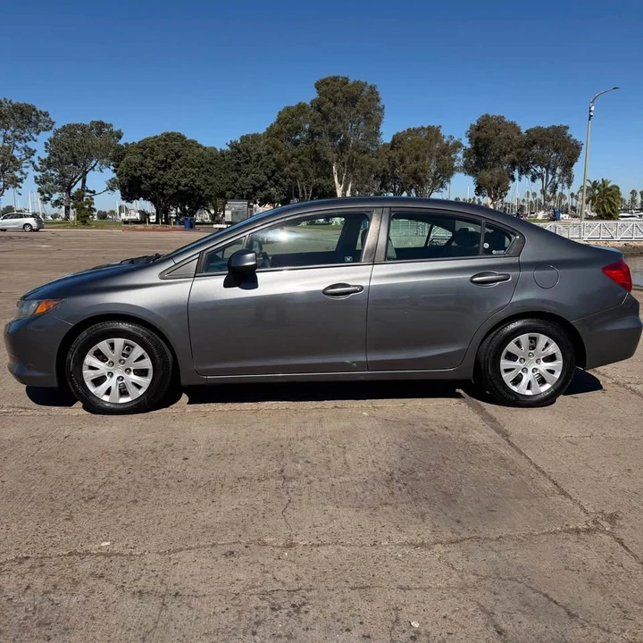 2012 Honda Civic 9th Gen - Image 5 of 20