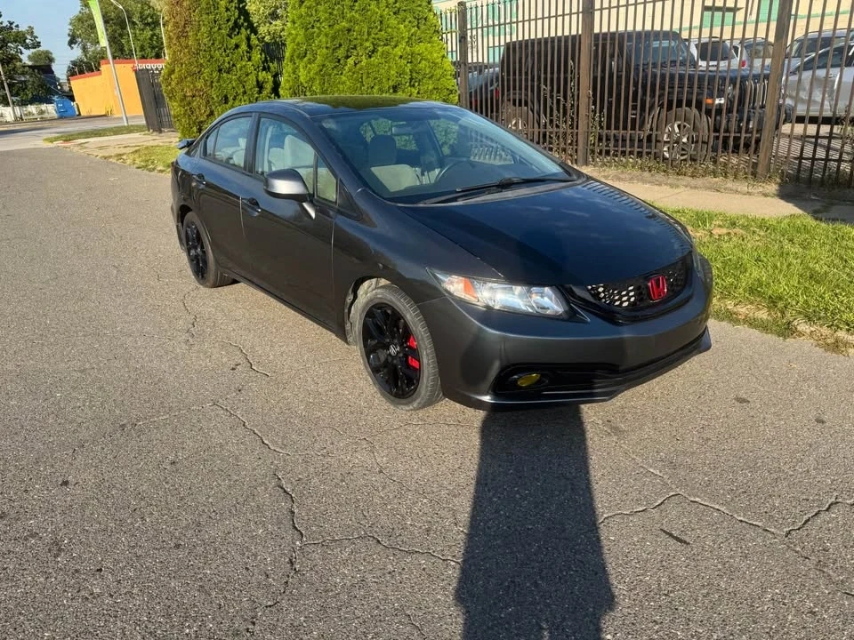2012 Honda Civic 9th Gen - Image 2 of 7