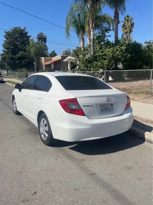 2012 Honda Civic 9th Gen - Image 3 of 12
