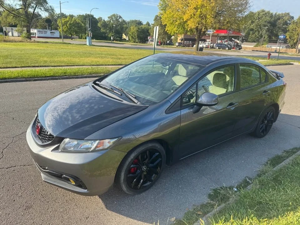 2012 Honda Civic 9th Gen - Image 3 of 7
