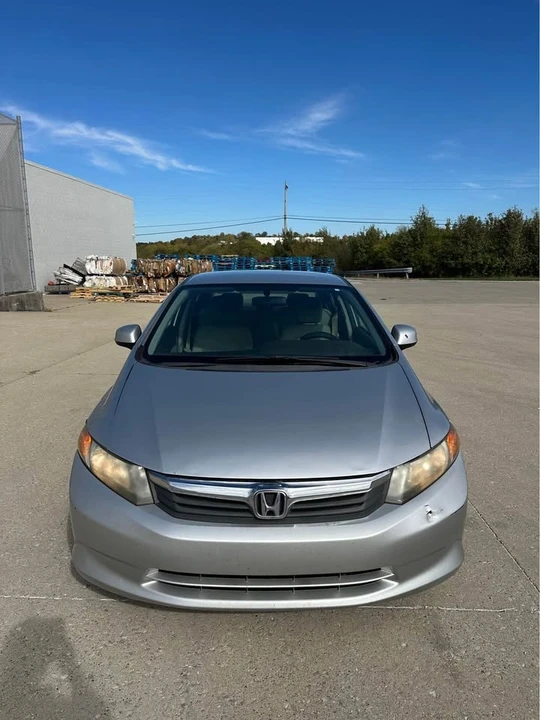 2012 Honda Civic 9th Gen - Image 3 of 19