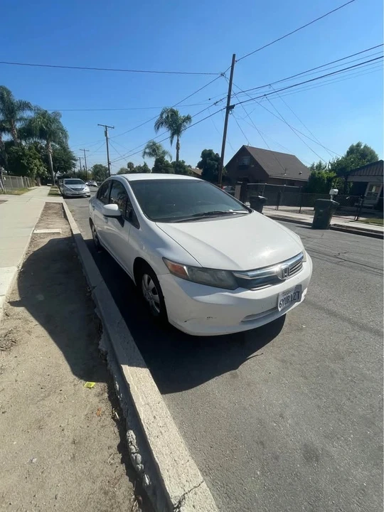 2012 Honda Civic 9th Gen - Image 2 of 12