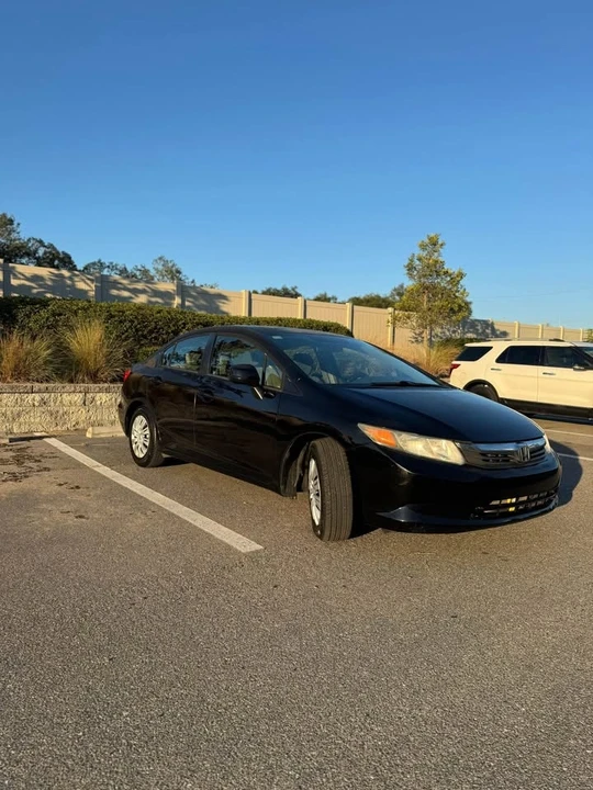 2012 Honda Civic 9th Gen - Image 2 of 10