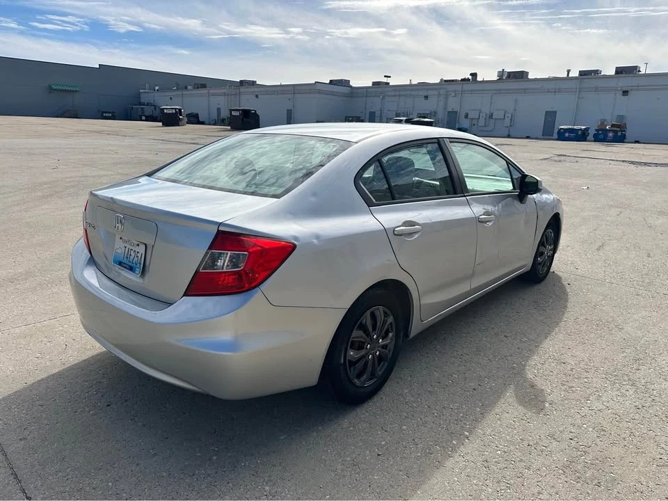 2012 Honda Civic 9th Gen - Image 5 of 19