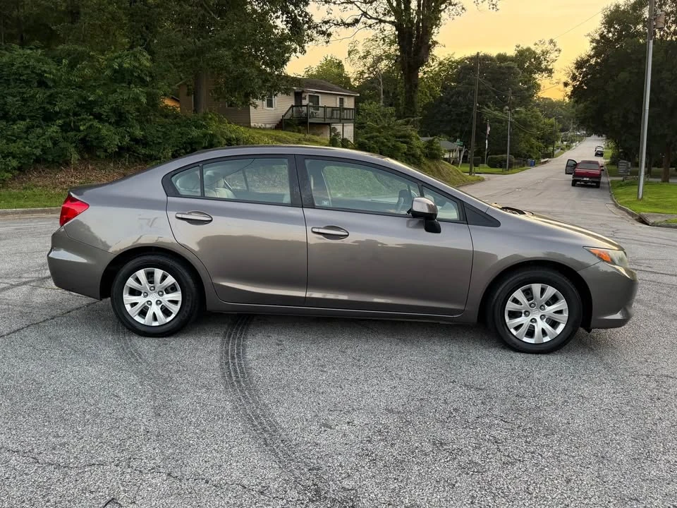 2012 Honda Civic 9th Gen - Image 5 of 17