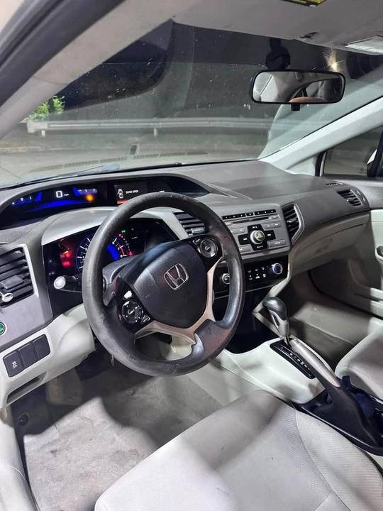 2012 Honda Civic 9th Gen - Image 4 of 8