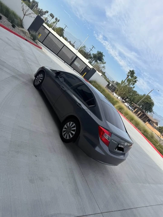 2012 Honda Civic 9th Gen - Image 2 of 8