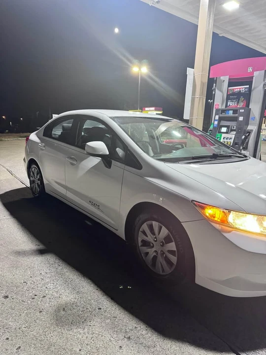 2012 Honda Civic 9th Gen - Image 2 of 8