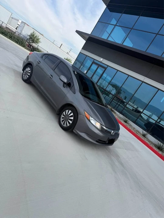 2012 Honda Civic 9th Gen - Image 3 of 8