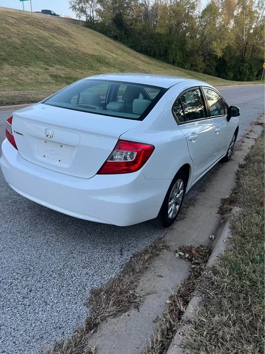 2012 Honda Civic 9th Gen - Image 5 of 10