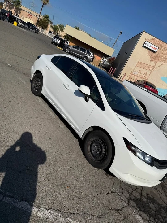 2012 Honda Civic 9th Gen - Image 2 of 9