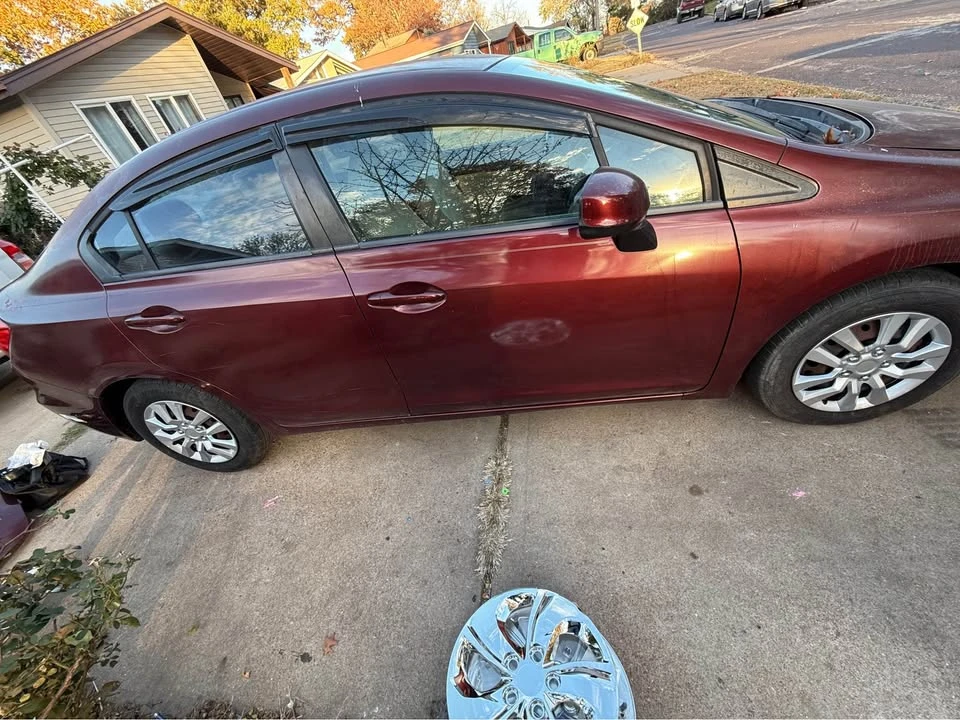 2012 Honda Civic 9th Gen - Image 4 of 10
