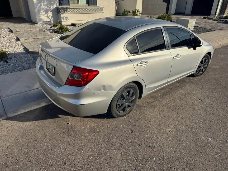 2012 Honda Civic 9th Gen - Image 2 of 4