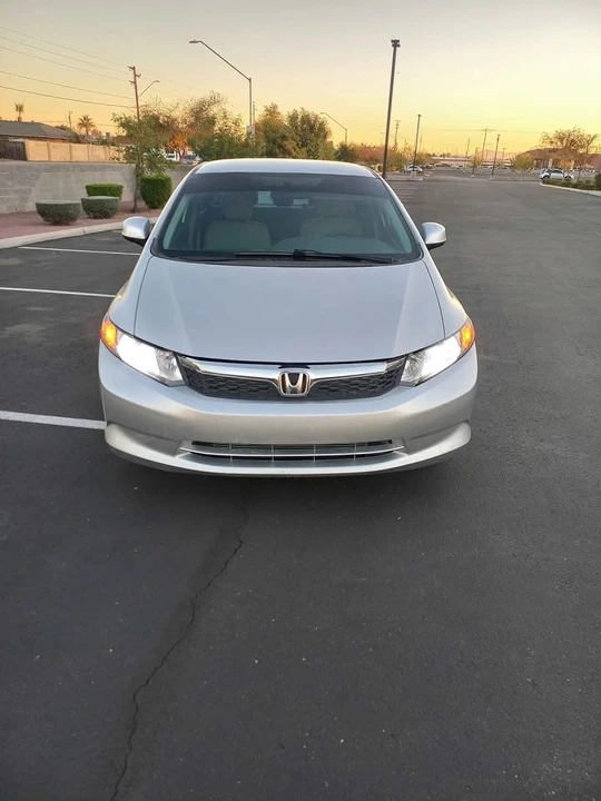 2012 Honda Civic 9th Gen - Image 2 of 9